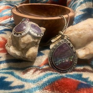 Fashionable Kim Rogers necklace set